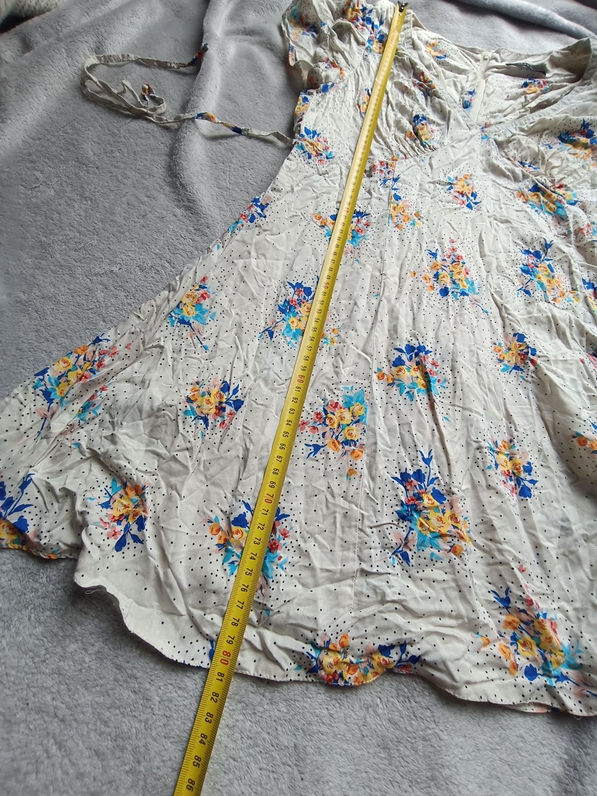 Sukienka letnia z wiskozy kremowa w kwiaty XXL, 44