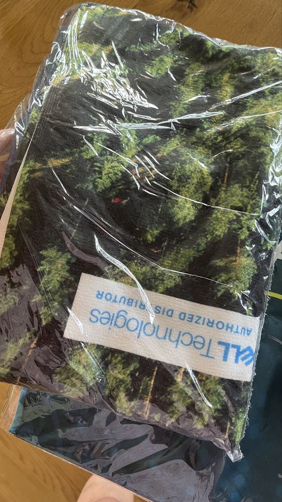 Dwa nowe ręczniki szybkoschnący i zwykły sportowy