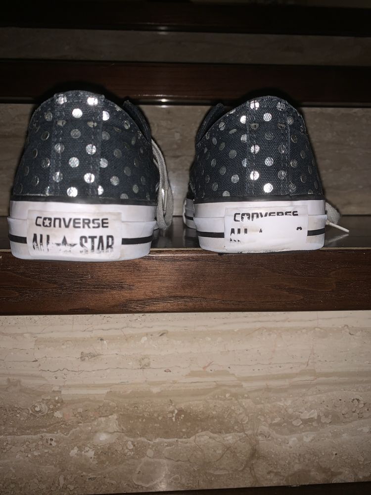 Converse nr 39 czarne w srebrne kropki