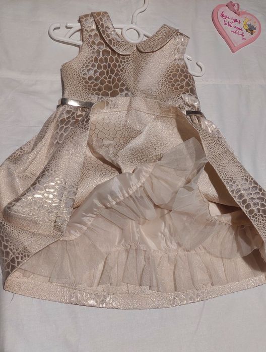 Сукні для дівчинки на 3-5 років