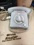 Rotacyjny telefon RFT 110 Vintage DDR – z tarczą obrotową
