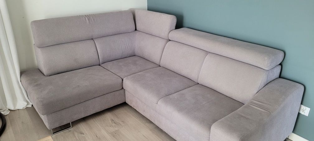 Narożnik z funkcją spania i pojemnikiem na pościel