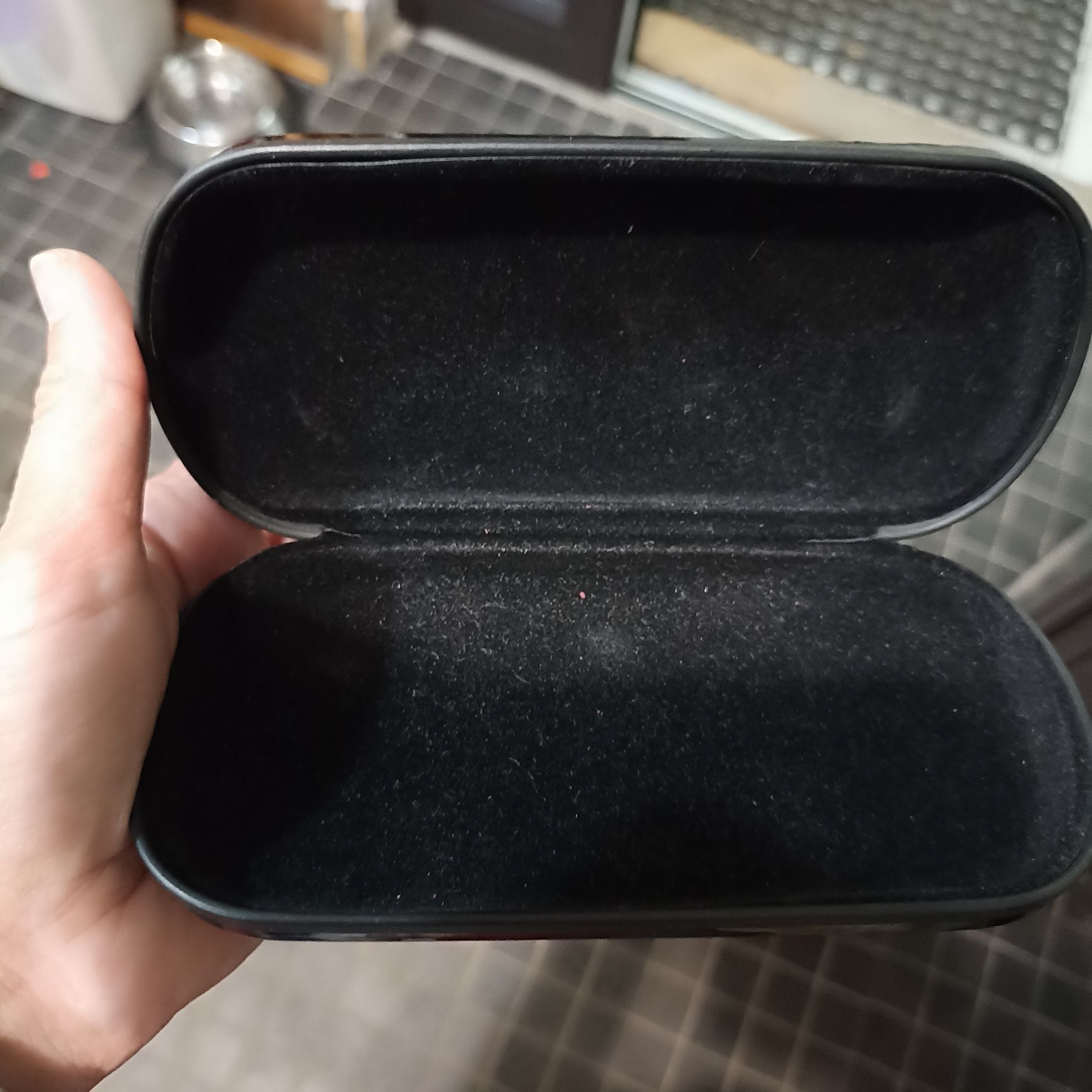 Etui na okulary z laki