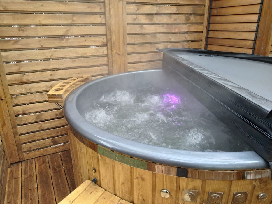 Balia ogrodowa wraz z zadaszeniem