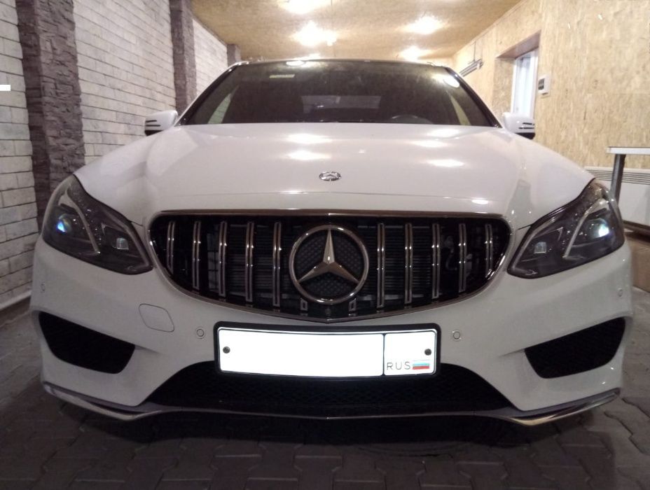 Решітка Радіатора на Mercedes E63 w207 14-17г амг GT решітка мерседес