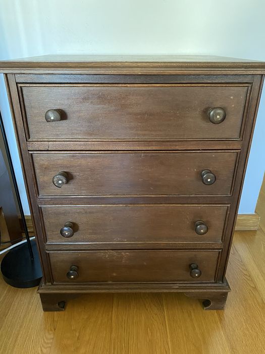 Conjunto 2 mesas cabeceira castanhas com gavetas