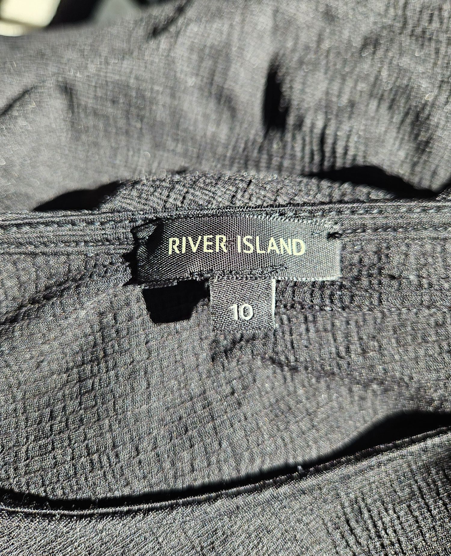 River Island rozmiar 38 bluzka z baskinką czarna bufiastymi rękawy na