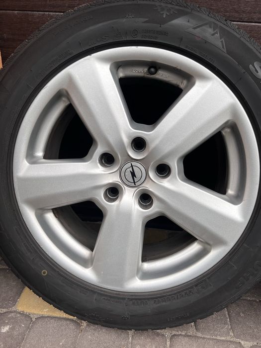 Felgi aluminiowe 17’ 5x120 z Oponami zimowymi rok prod 2023