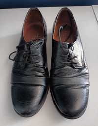 Eleganckie buty do garnituru KMK rozm. 34