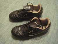 Sportowe buty pilkarskie NIKE rozmiar 38.