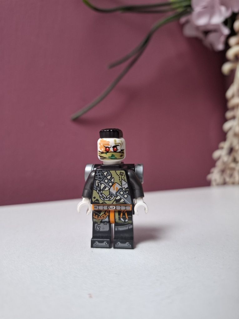 LEGO Figurka Ninjago - Talon z Plecakiem