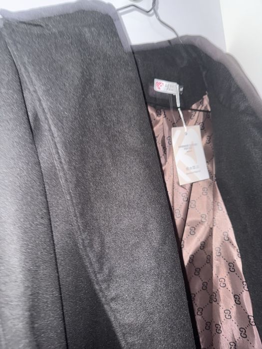 Патьто жіноче чорне з поясом