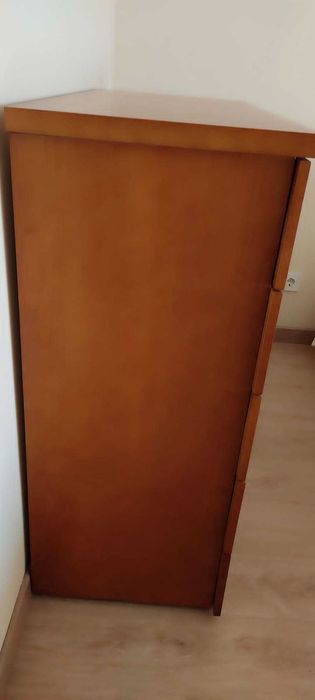 Cómoda em cerejeira 5 gavetas