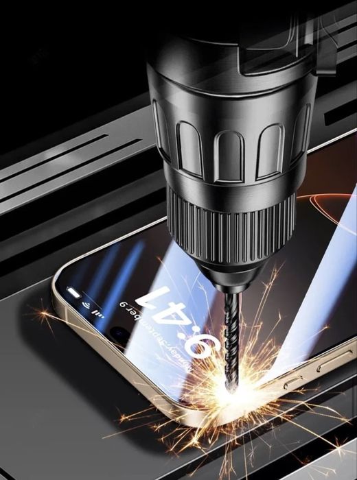 Защитное стекло антишпион на iphone 15