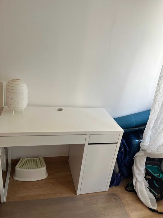 Mesa secretária em ótima condição