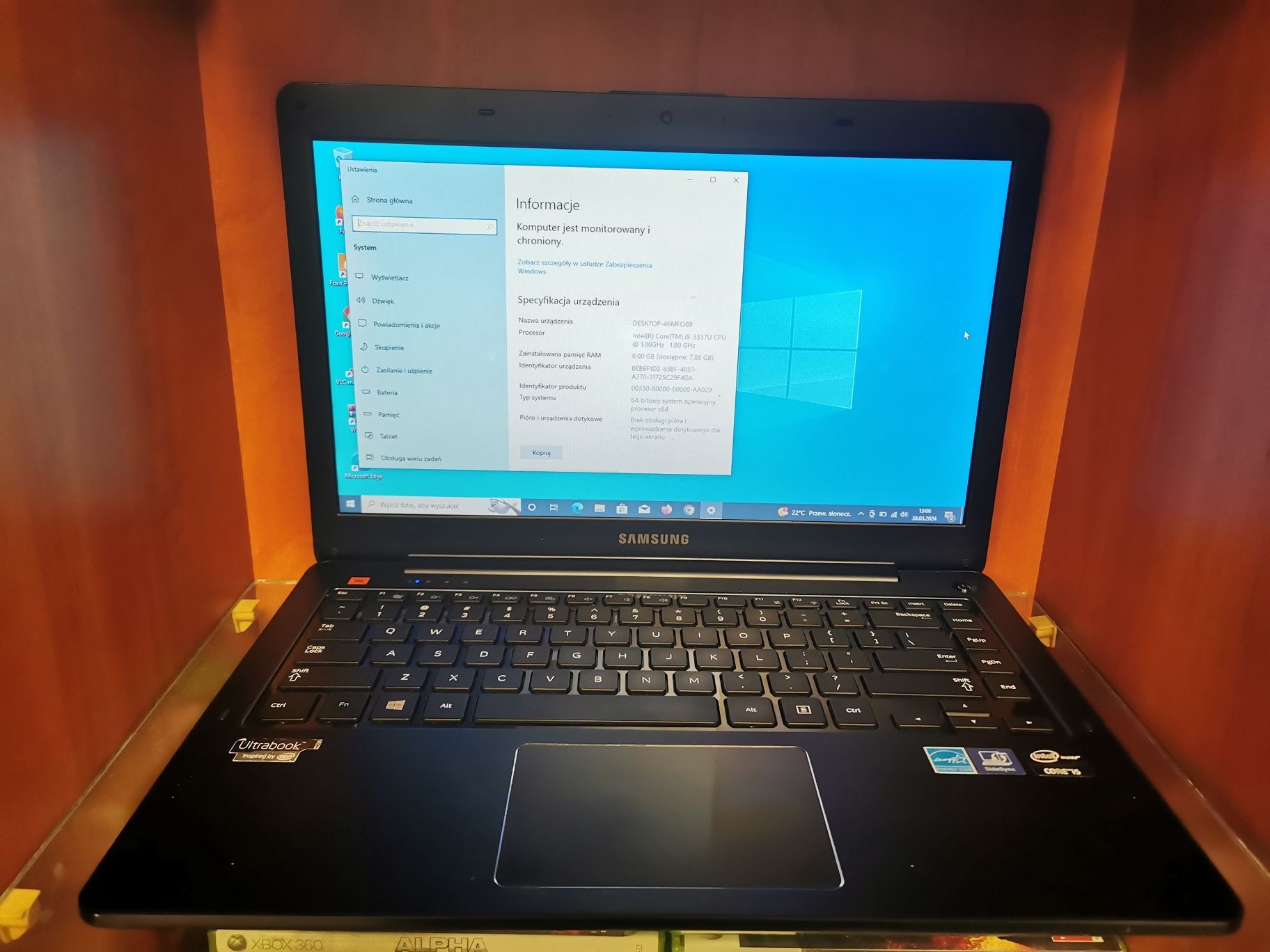 Laptop Samsung NP530U4E Win 10, i5, ssd 250, 8gb ram