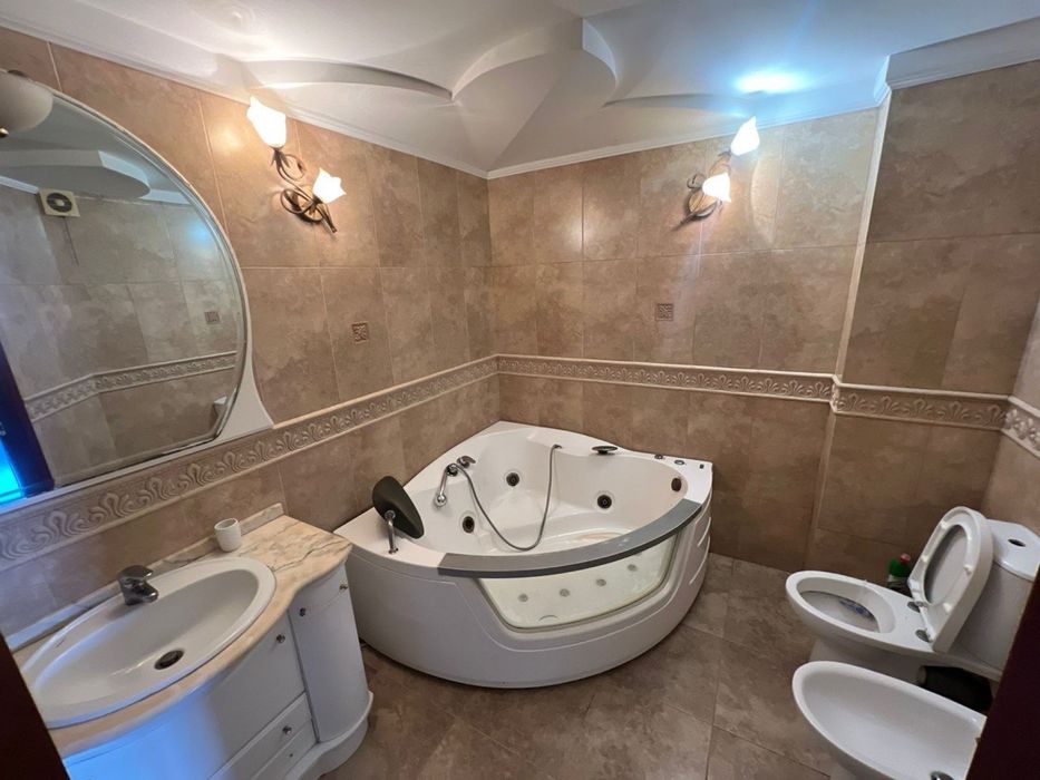 Сдам свою 3+2 кімнатну квартиру