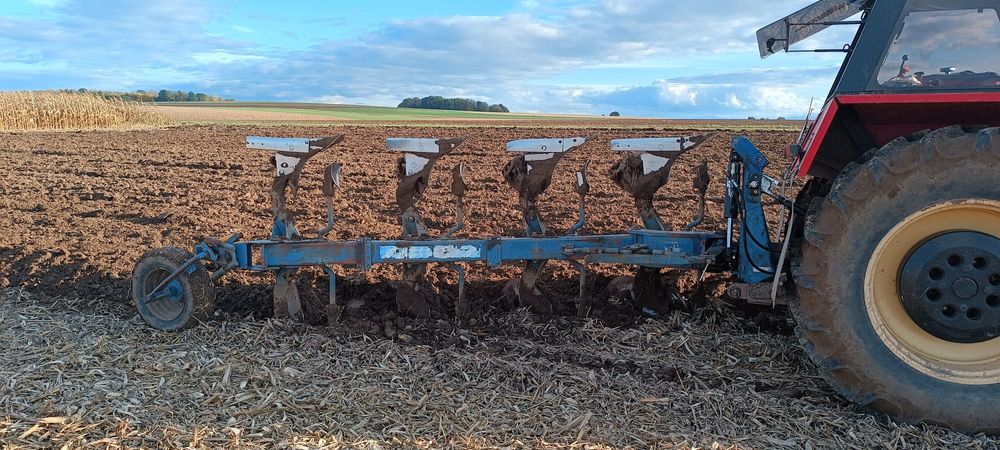 Pług Overum 4 skibowy