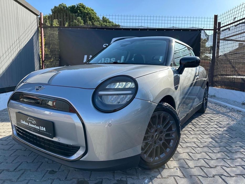 MINI 3 Portas Cooper E Essential