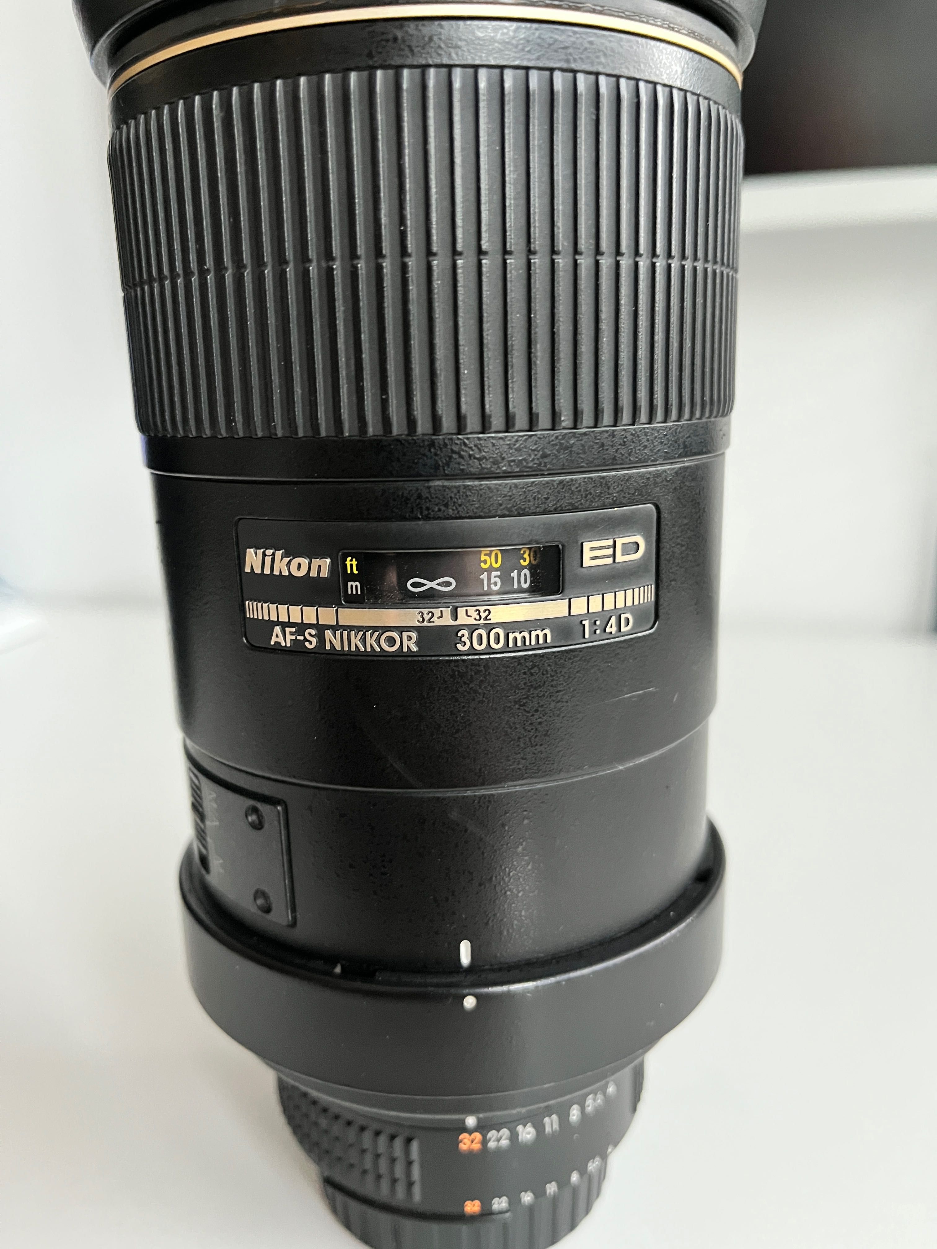 Nikon Nikkor AF-S 300 mm f/4D IF-ED