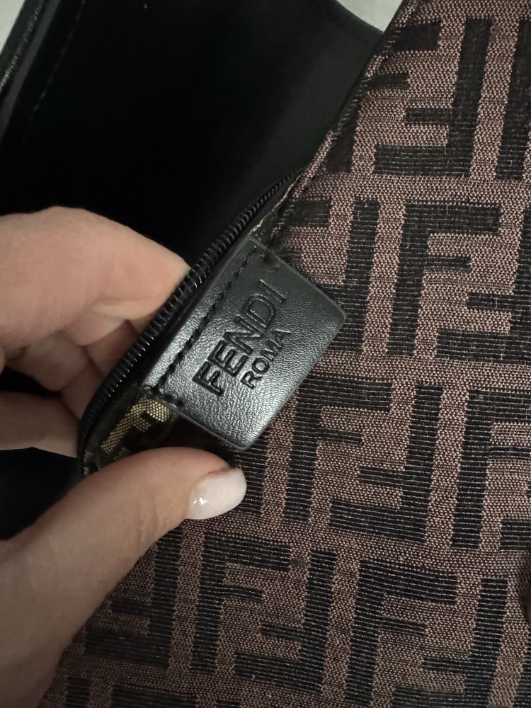 Fendi elegancka torebka