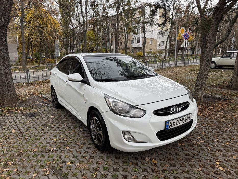Hyundai Accent 2012