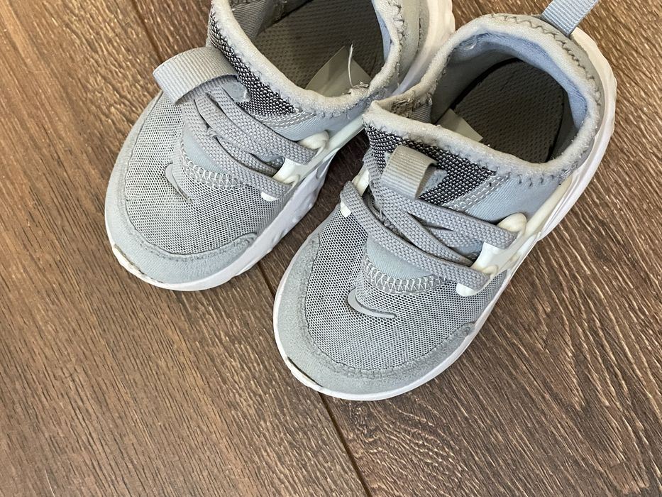 Дитячі кросівки 22 розміру