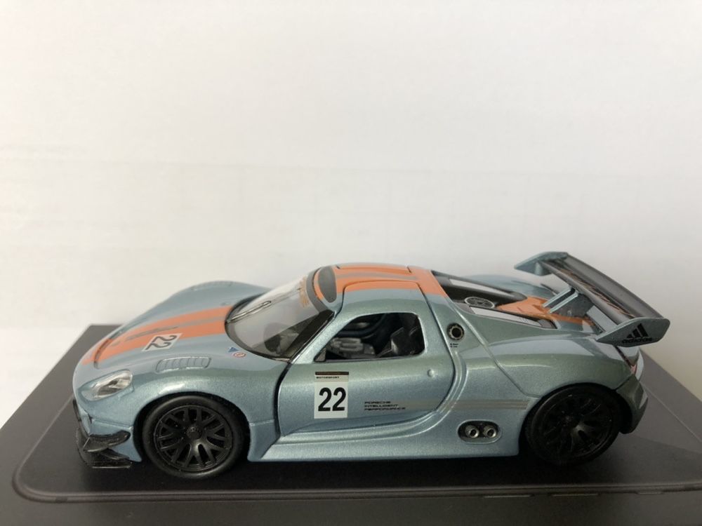 Model Porsche 918 RSR