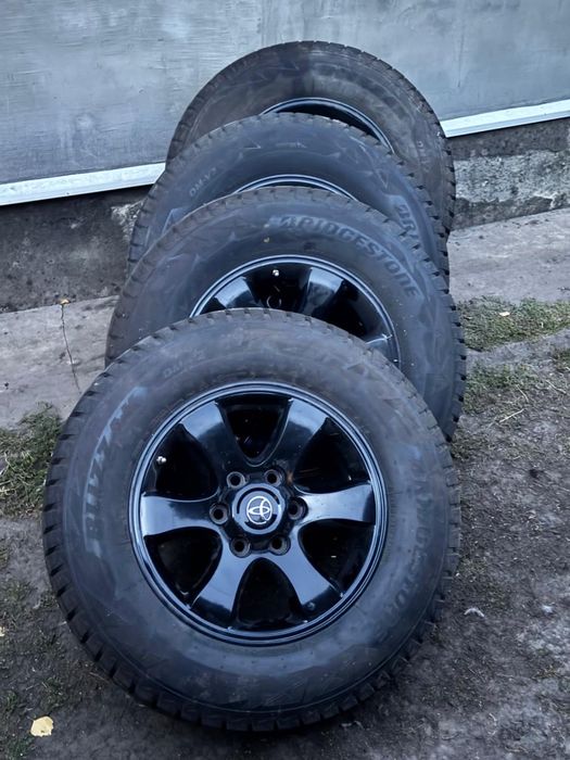 Bridgestone Blizzak 265/65 R17 шини з дисками — стан нових!