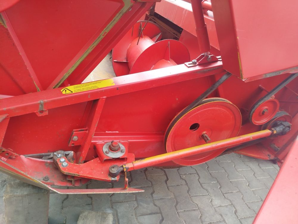 Комбайн зернозбиральний Massey Ferguson 20. Майсей Фергусон 20
