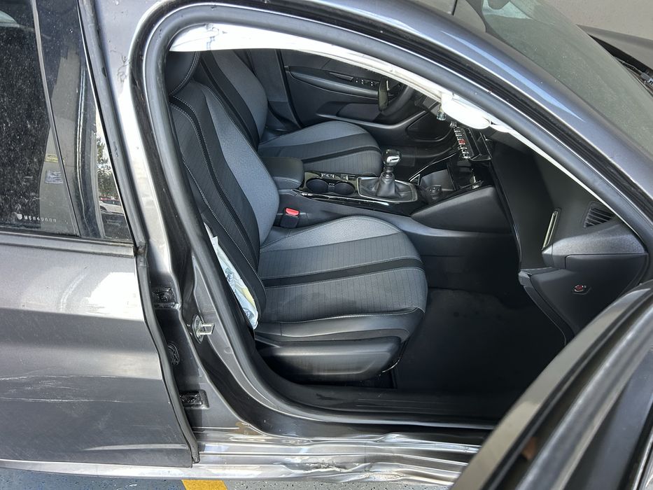 Peugoet 208 1.2 T Allure de 2021