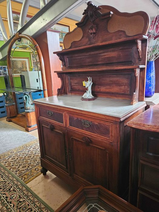 Móvel antigo em madeira e pedra - Com marcas de uso