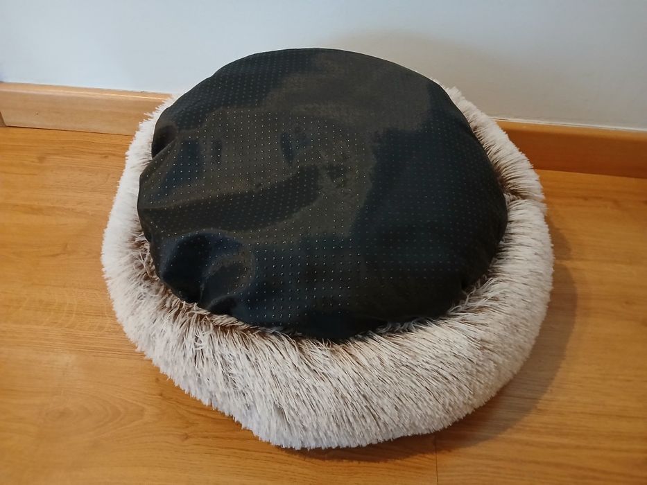 Cama felpuda para gato ou cão pequeno