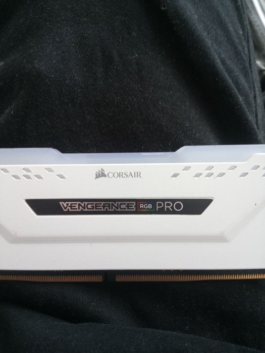 Corsair Vengeance RGB Pro White 16GB (2x8GB) DDR4