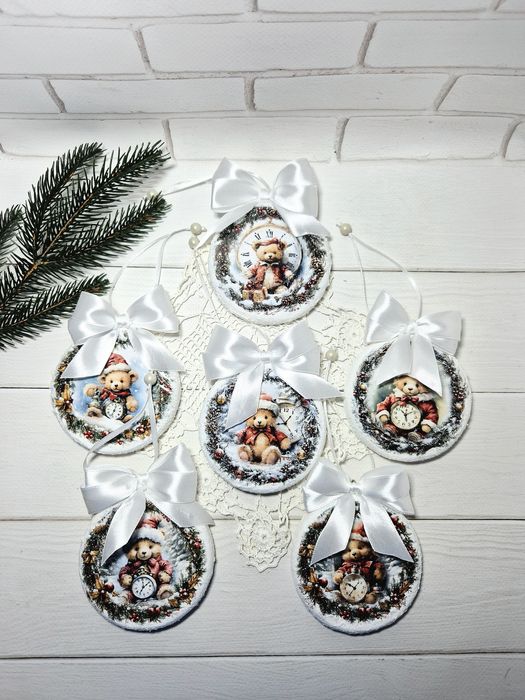 Іграшки на ялинку ручної роботи, декупаж