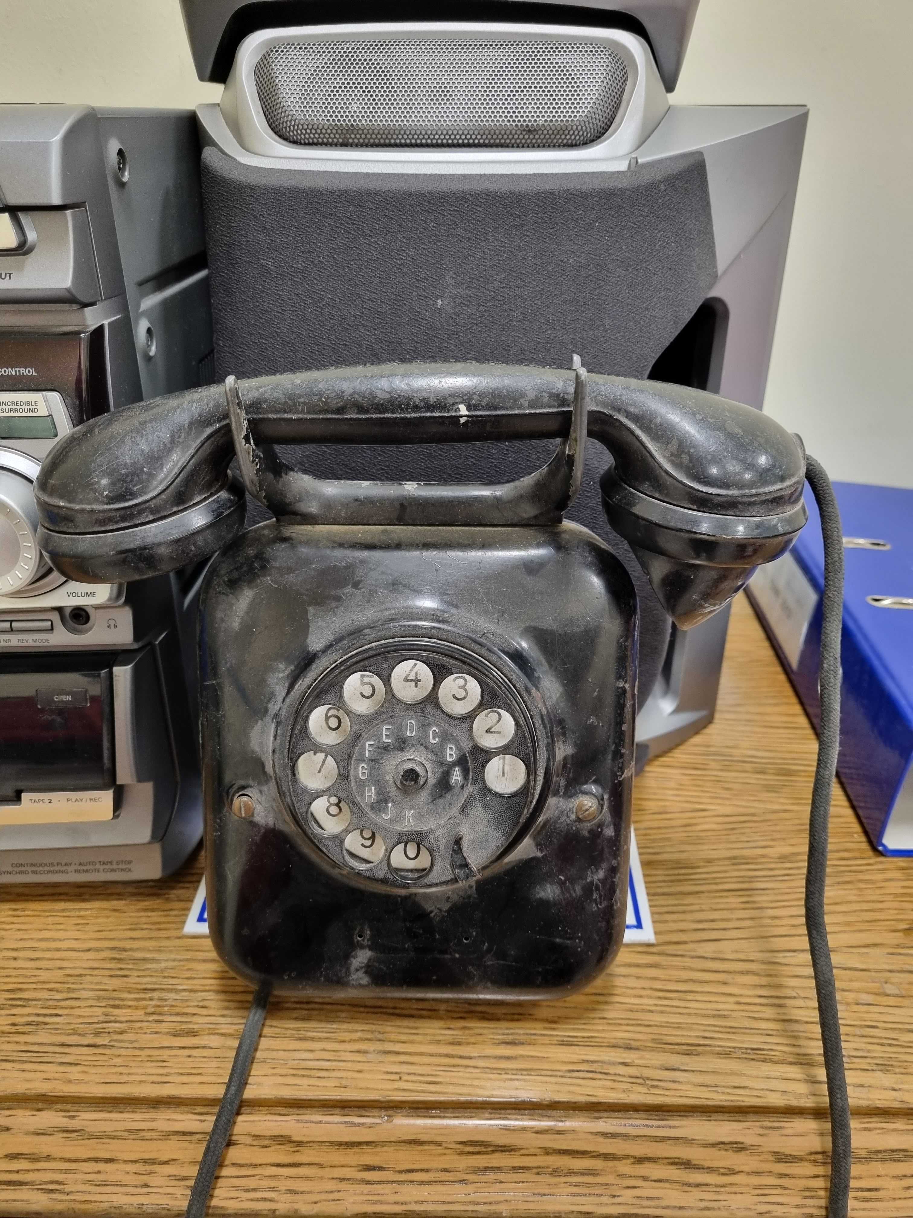 Telefon zabytkowy, stary, niemiecki, metalowy, wiszący, vintage, retro