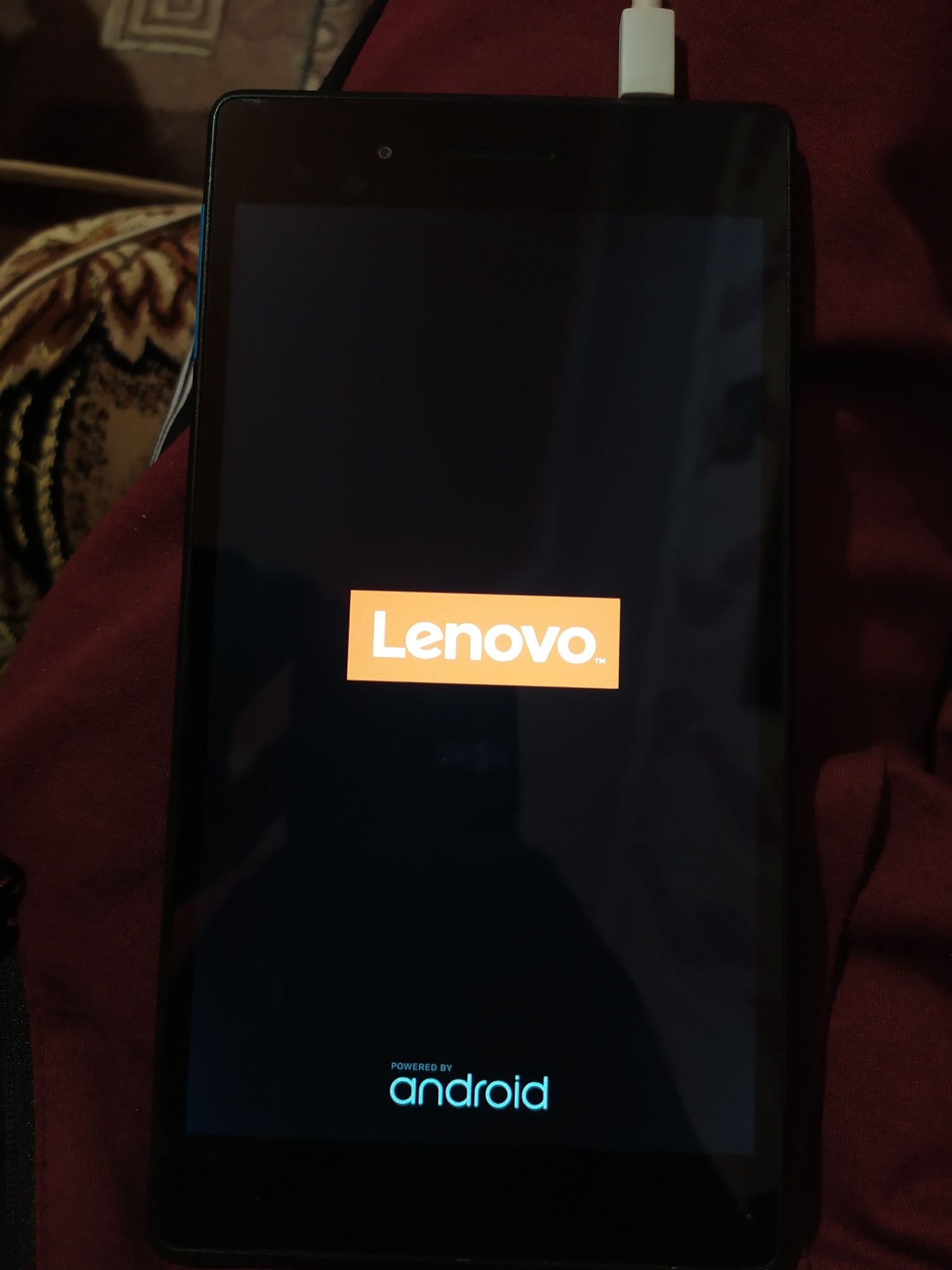 Продам планшет Lenovo TB-7304F