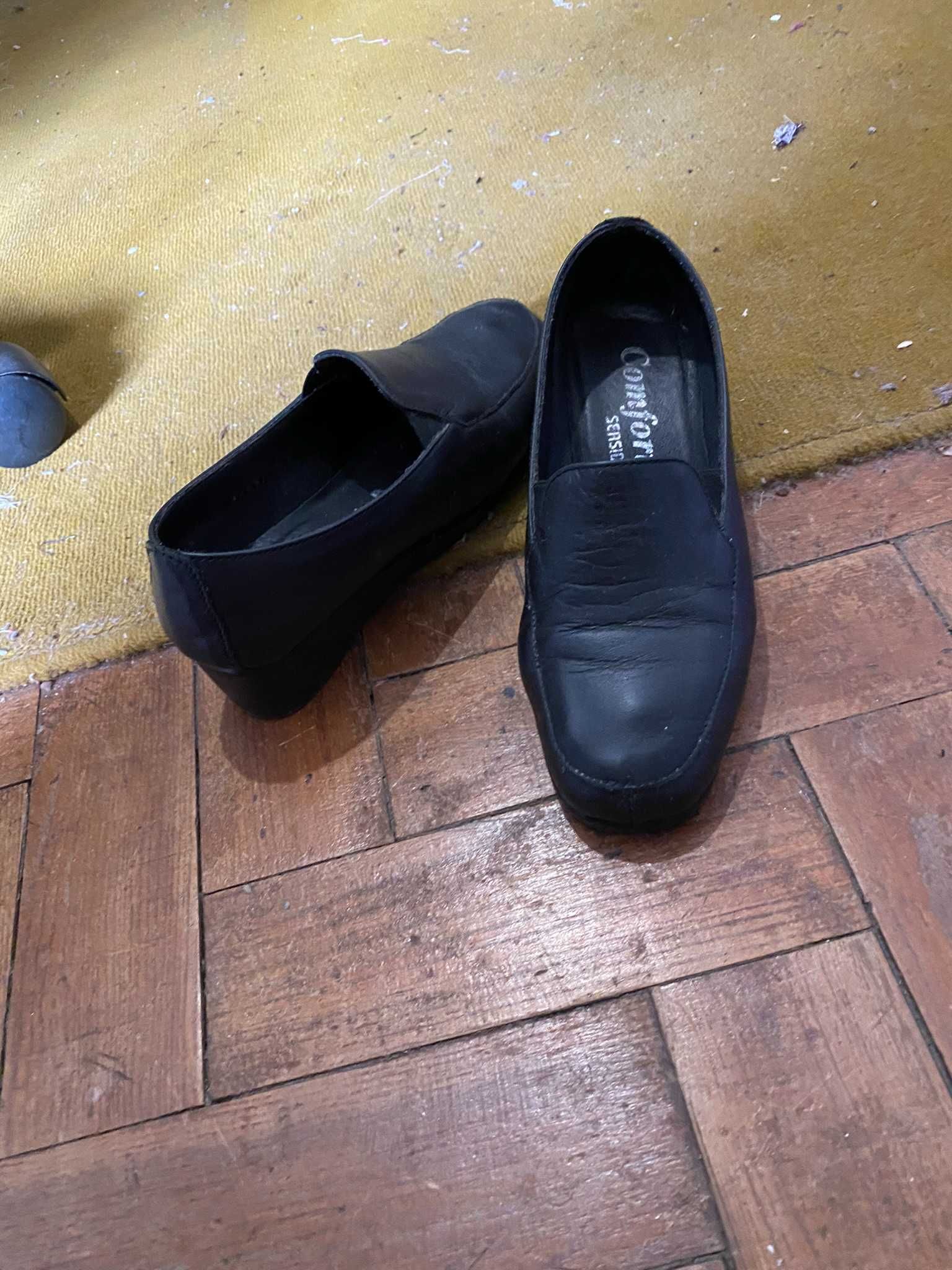 sapatos fechados 35 pretos