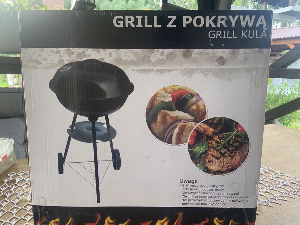 Grill z pokrywą
