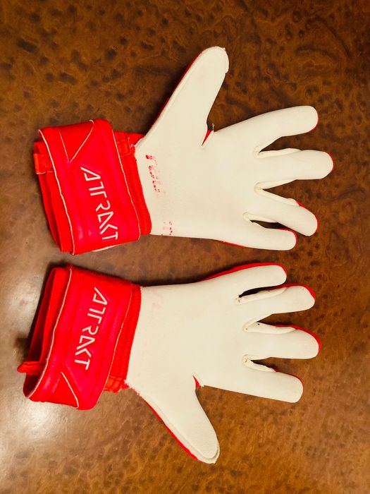 Luvas de Guarda redes utilizadas em jogo