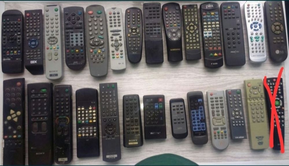 Пульты для техники (ретро коллекционные).