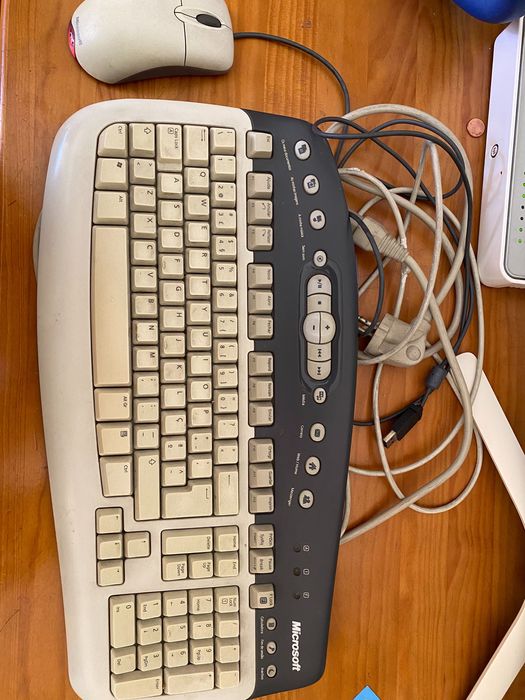 Teclado Microsoft Multimedia 1.0A