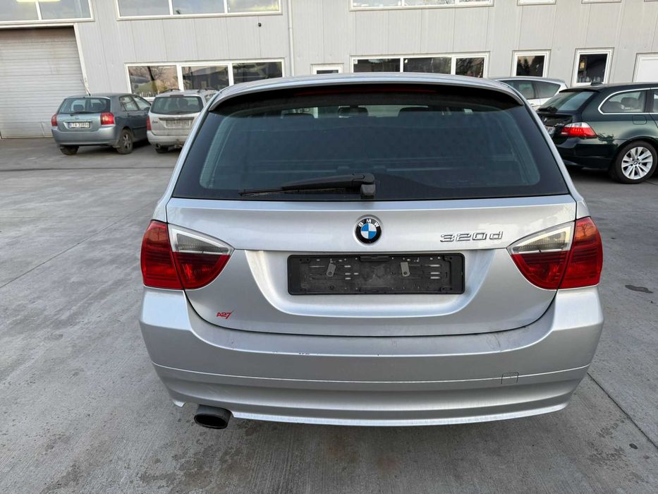 Zderzak przód bmw e90/91  kod lakieru 354/7   do malowania