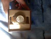 Часы фирменные Massimo Dutti золотистые на женскую руку
