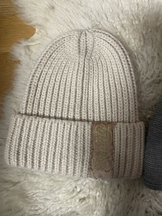 Зимові шапки на дівчинку 8-10 років.