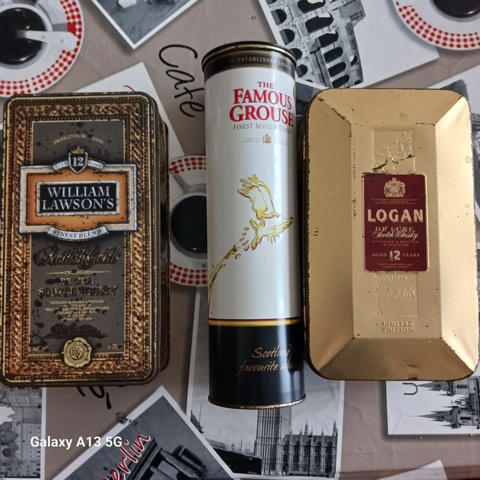 Caixas metálicas de uísque  antigas