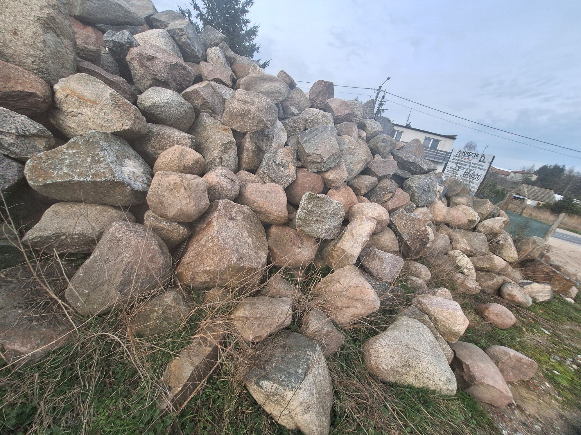 Duże Kamienie  Ogrodowe Łupane