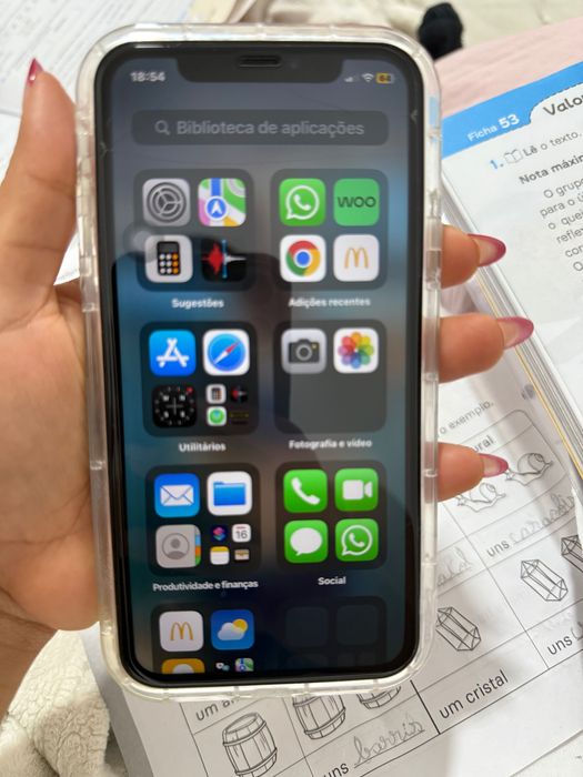 iPhone 11 ótimo estado 90€