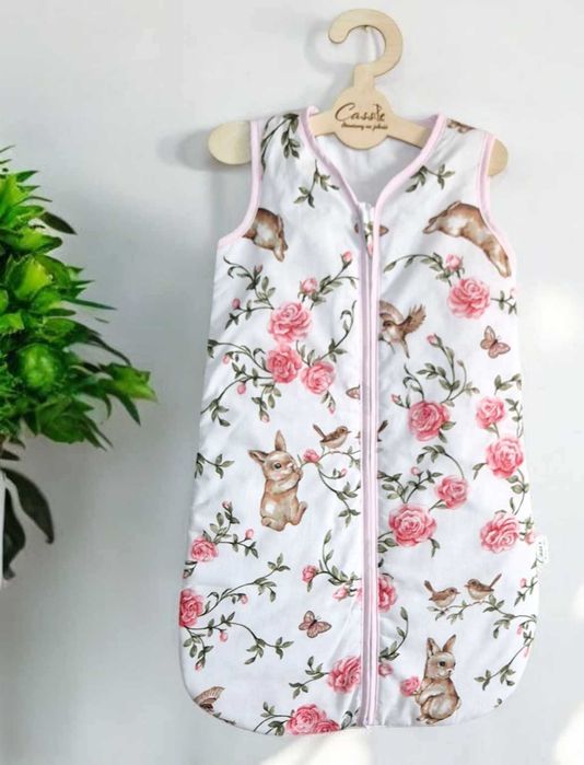 Śpiworek KLASYCZNY  1,5 tog - Rozmiar 3-6 ms wzór Różyczki z zającem