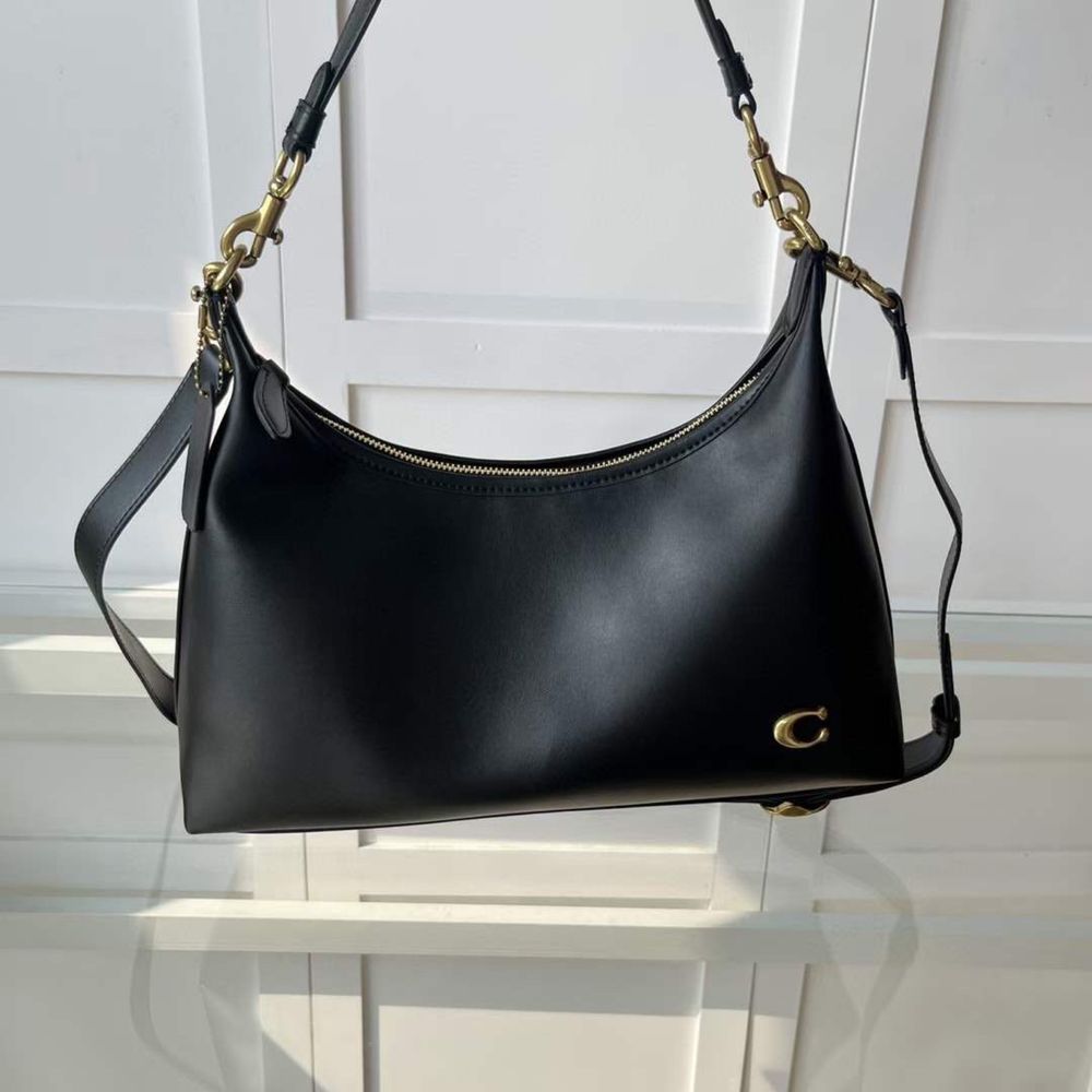 Шкіряна сумка COACH Juliet Half Moon Shoulder Bag